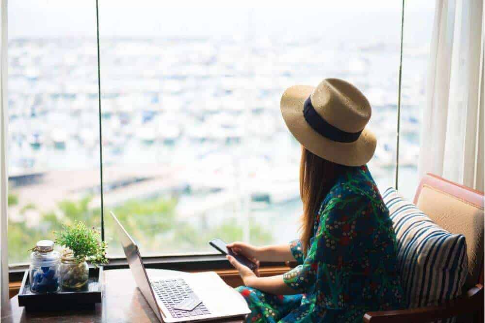 STRATEGIES FOR WORKING WHILE TRAVELING