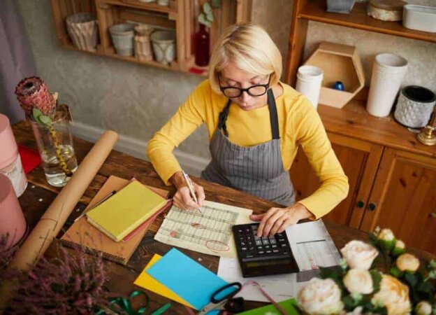 How Does Small Business Tax Work?: A Guide for Online Business Owners in 2021