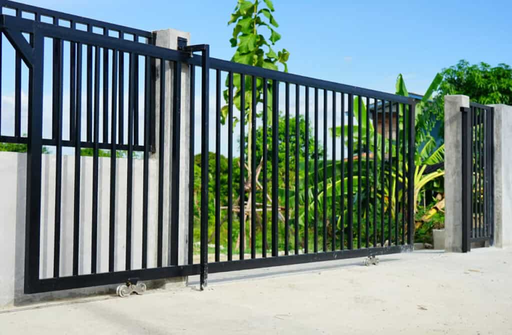 Custom Gate