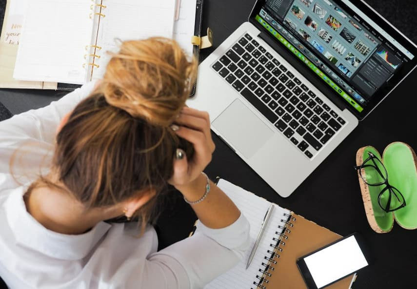 Signs You're in a Dead-End Job 3 Dead-End Job