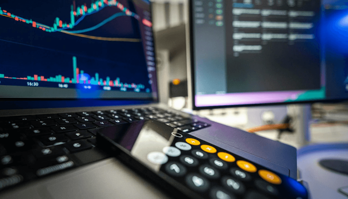What Puts a Penny Stock on Traders